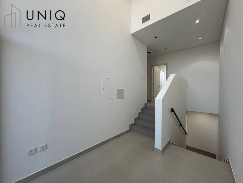 8 Stairs 1. jpg