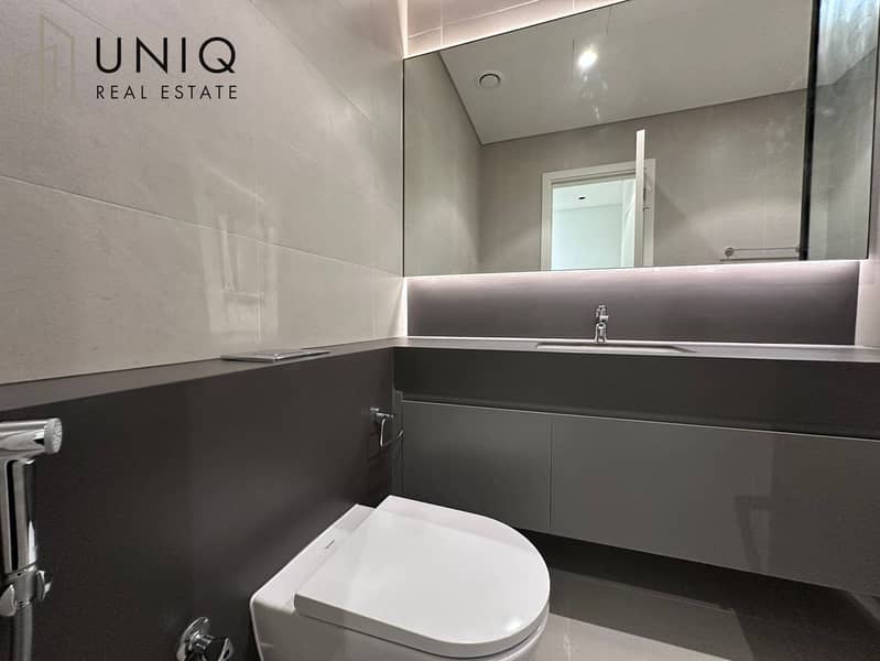 22 Bathroom 1. jpeg