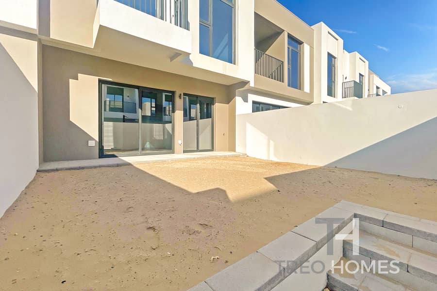 Vacant Now | Large Garden | Immaculate Vacant Now | Large Garden | Immaculate