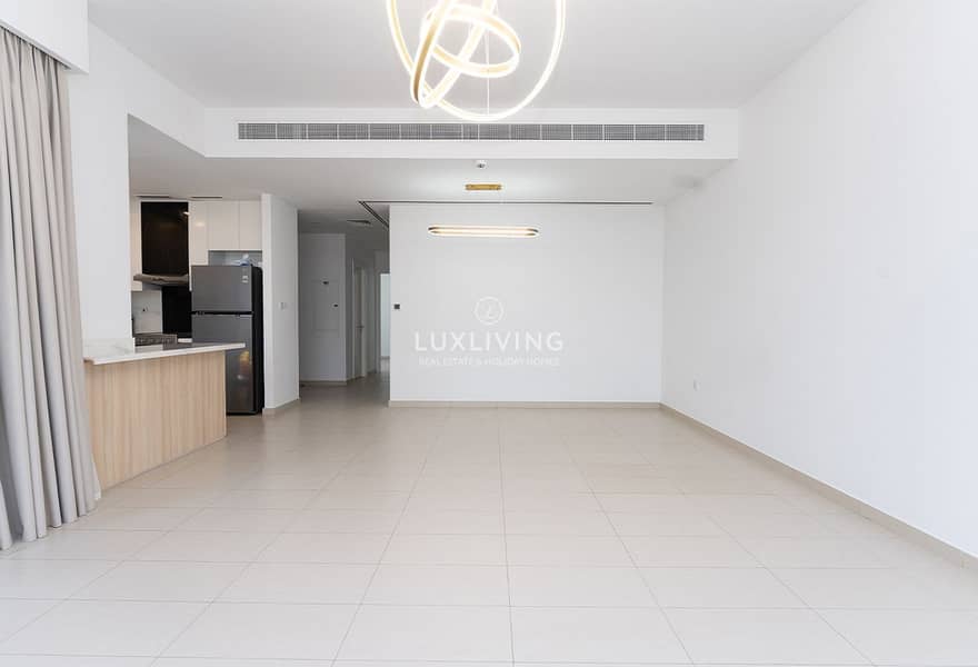 Excellent Location | Close to Pool | Vacant Excellent Location | Close to Pool | Vacant