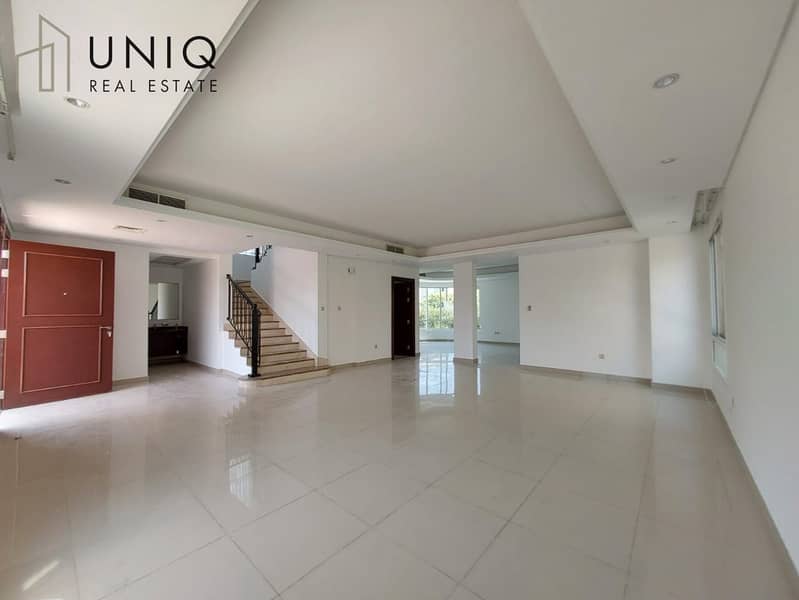 6 Living Area 2. jpeg