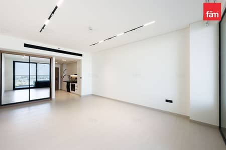Studio for Rent in Business Bay, Dubai - Canal View | Ready to Move In | Brand New Building