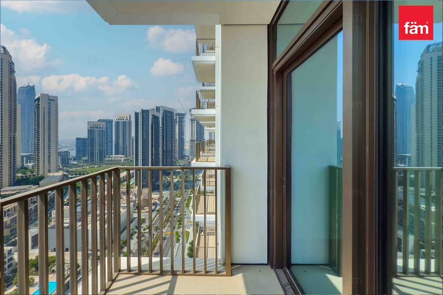 Full Dubai Skyline view & Yachts Marina View