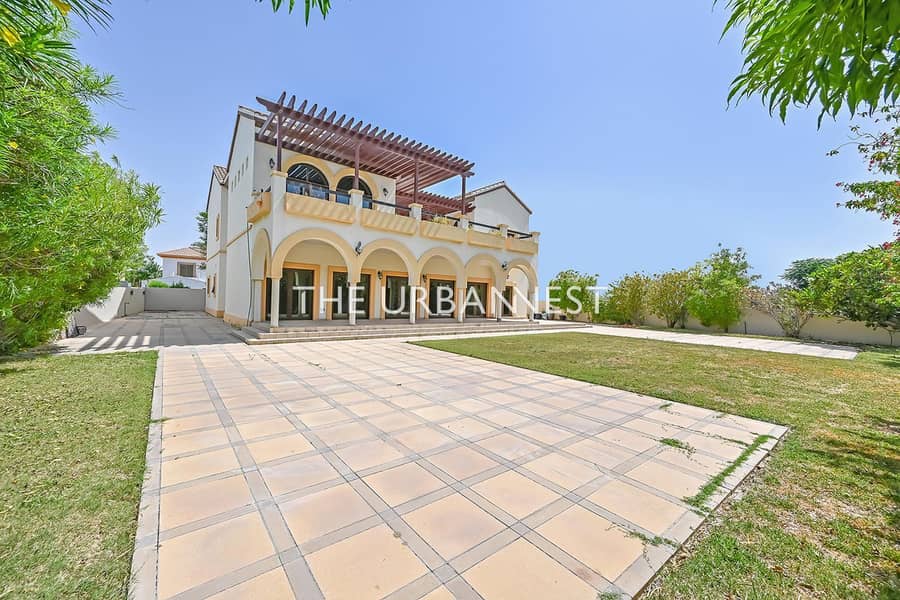 Marbella Type I Courtyard I Family Room I Vacant Marbella Type I Courtyard I Family Room I Vacant