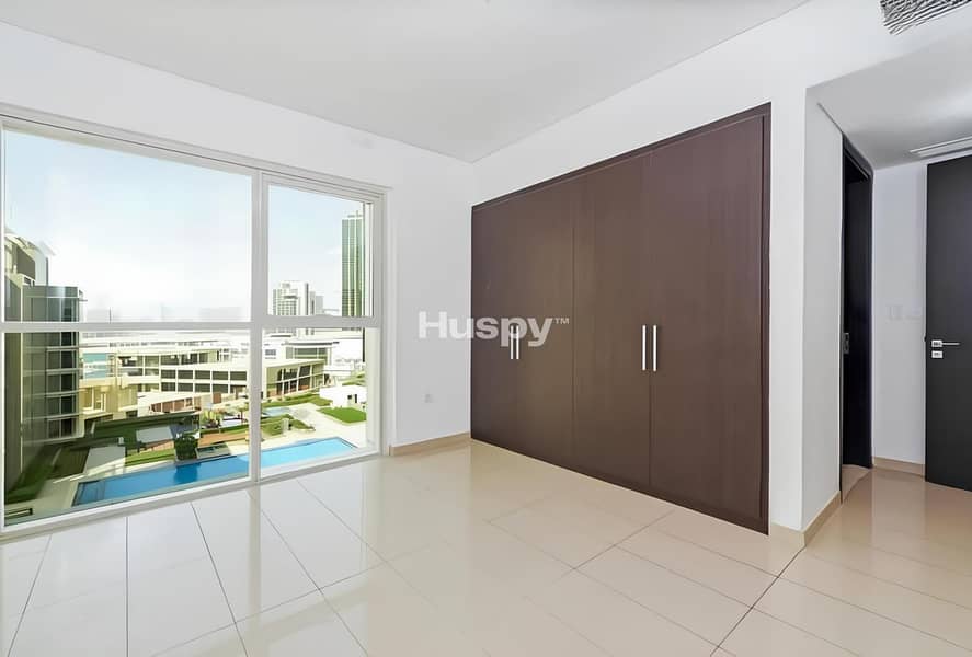 Sea View l Spacious Unit l Rent Refund Sea View l Spacious Unit l Rent Refund