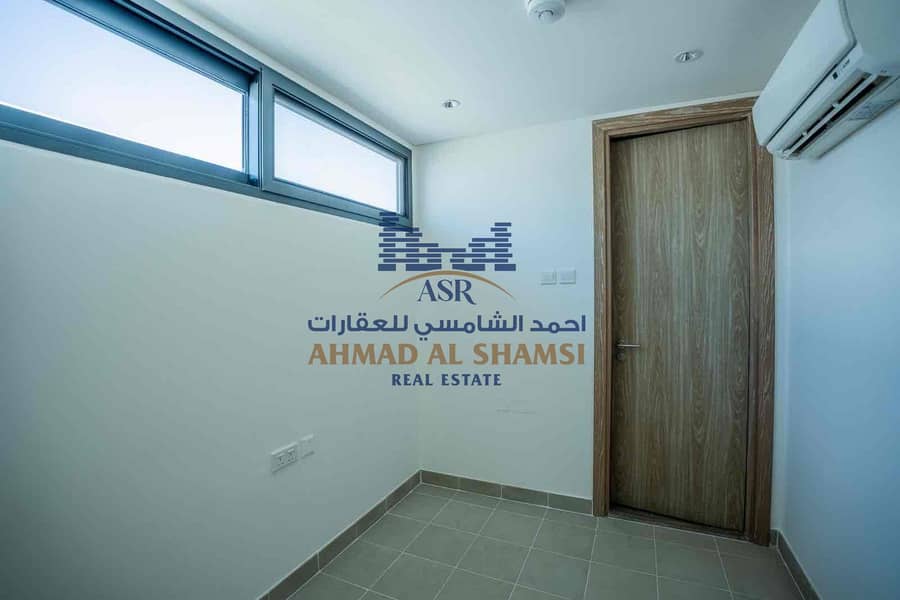 79 dd2fa6bc-7edf-49ac-826b-ad829b40a17a. jpg