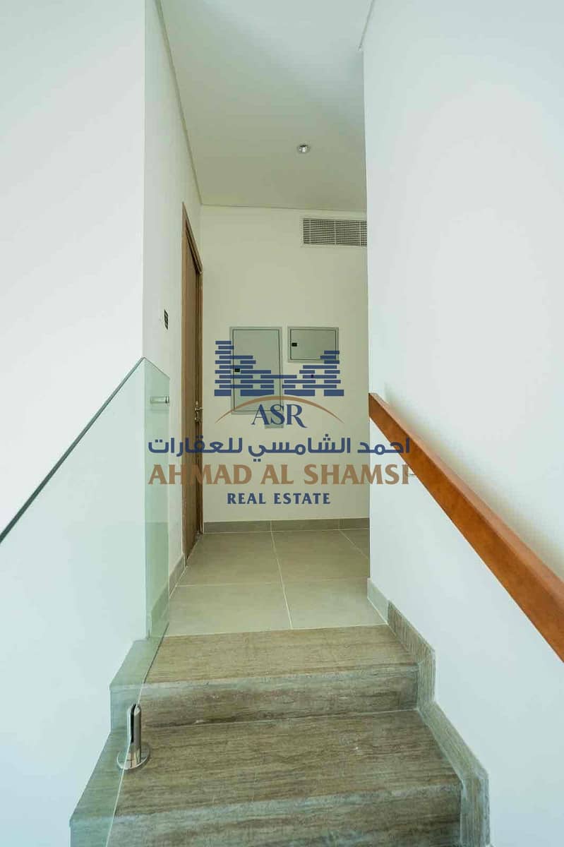 82 55ab0a13-cd32-4fe9-a0d4-ff4eebc7f629. jpg