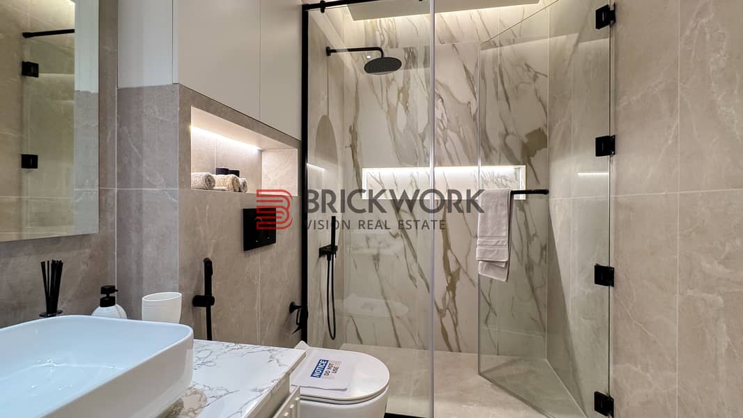 5 Copy of bathroom. jpg