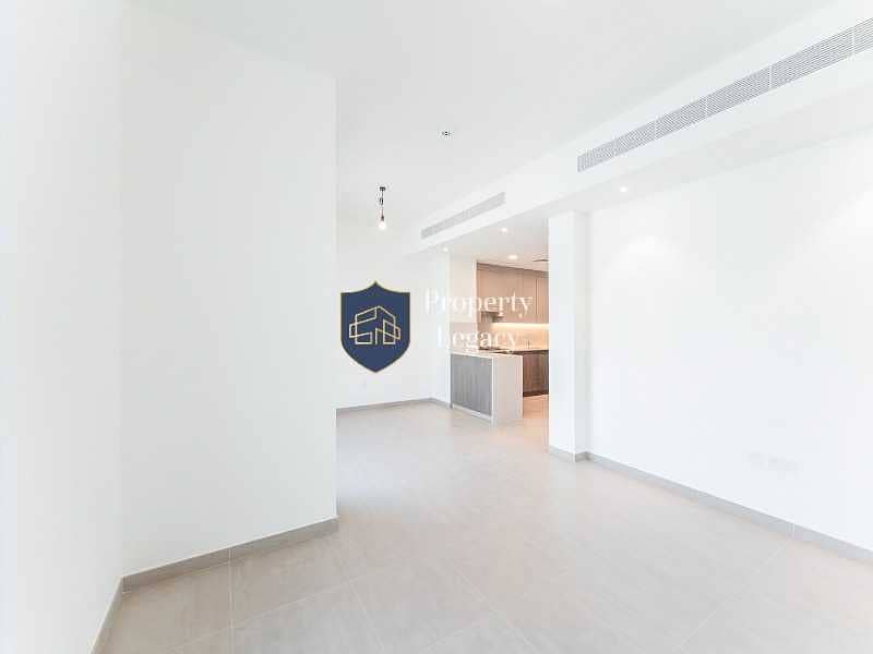 Exclusive | Spacious Layout | Vacant 20 Aug