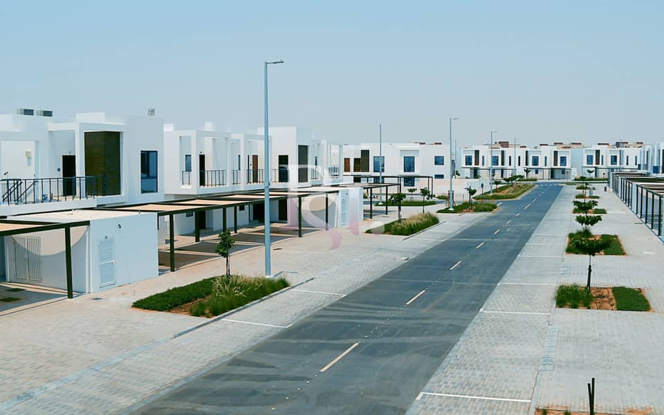 3 al-ghadeer-abu-dhabi-community-view (11). jpg