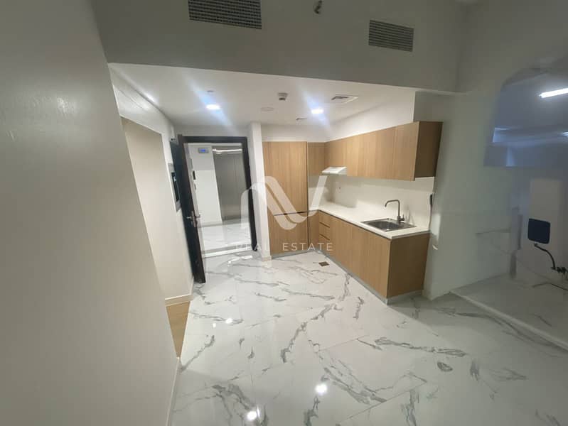 4 Oasis Residences_0007_remove 3. jpg
