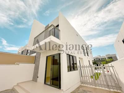 3 Bedroom Villa for Rent in DAMAC Hills 2 (Akoya by DAMAC), Dubai - L Shaped Garden | 3BR + Maid | Closed Kitchen