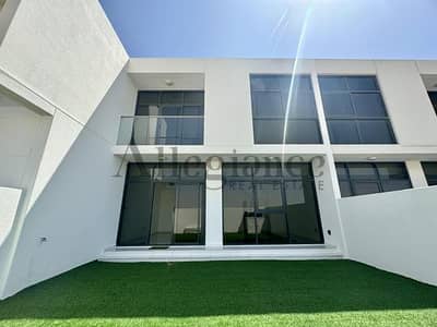 3 Bedroom Villa for Rent in DAMAC Hills 2 (Akoya by DAMAC), Dubai - Ready Move In | Vacant | Spacious Living room