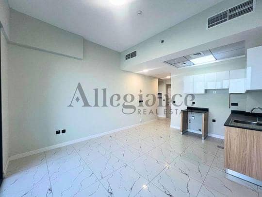 Un Furnished 2BHK | High Floor l At Metro Station Un Furnished 2BHK | High Floor l At Metro Station