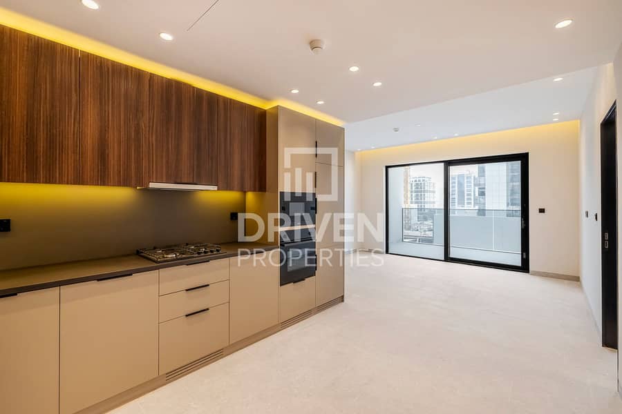 Huge Layout | Elegant Unit | Prime Location