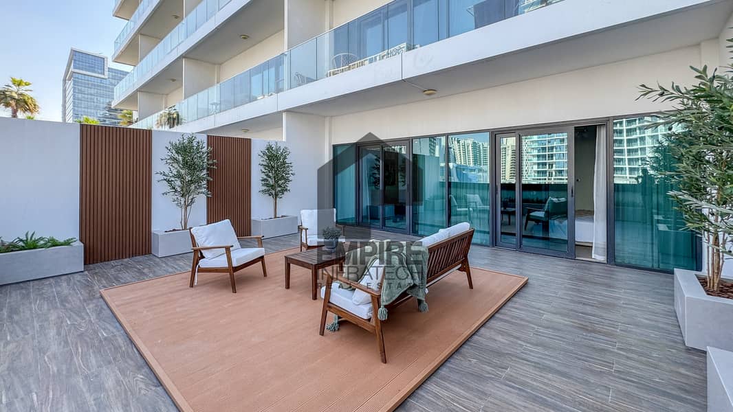 18 1751455570-balcony-1. jpg