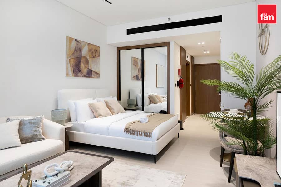 Luxury Studio with Private Jacuzzi And Canal Views | Trillionaire Residences Luxury Studio with Private Jacuzzi And Canal Views | Trillionaire Residences