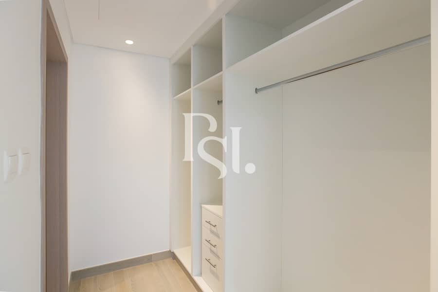 14 water-edge -yas-island-abudhabi-closet. jpg