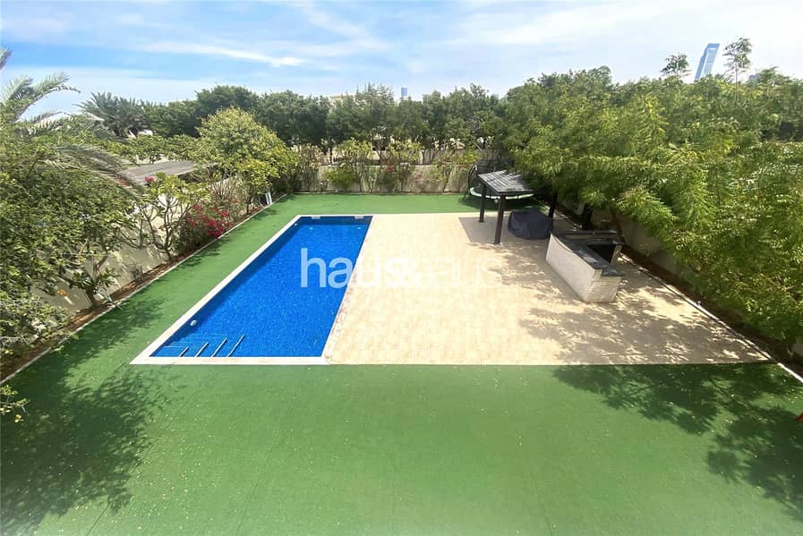 Huge plot | Single row | Private Pool