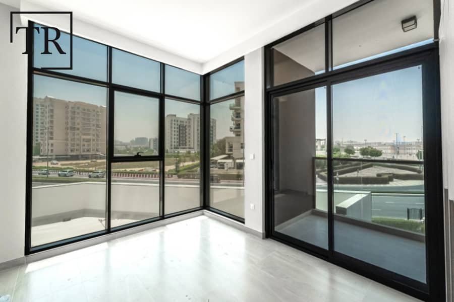 Spacious | Community View | Skyline | Prime Spot
