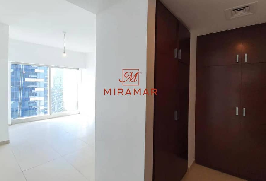 6 dce154ef-ada3-4b19-ba10-82ba9622ef1f. jpg