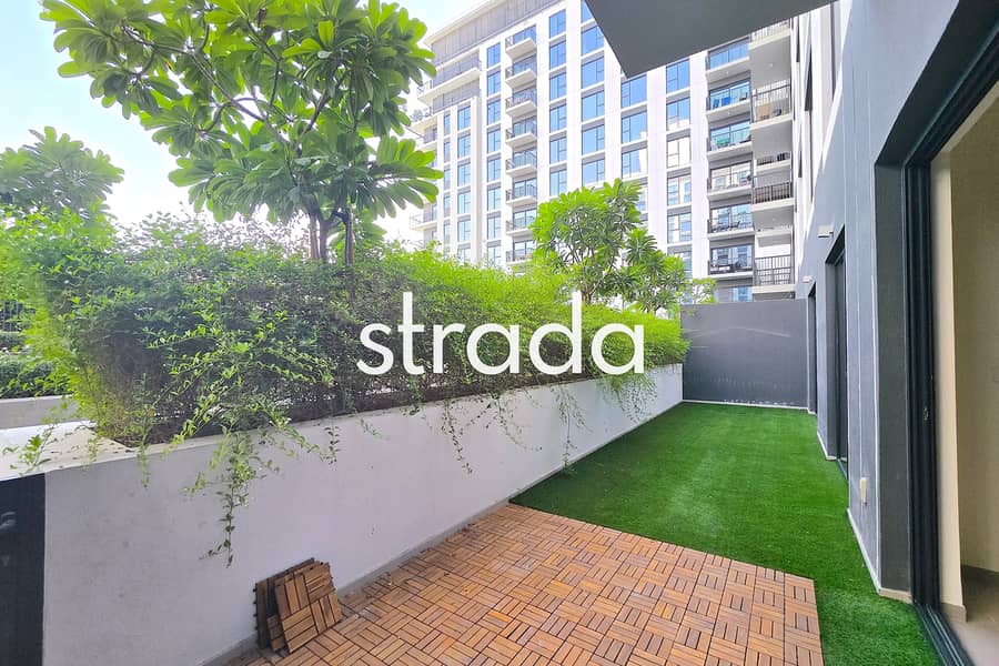 Large Terrace | Pool and Park Access | Vacant Large Terrace | Pool and Park Access | Vacant