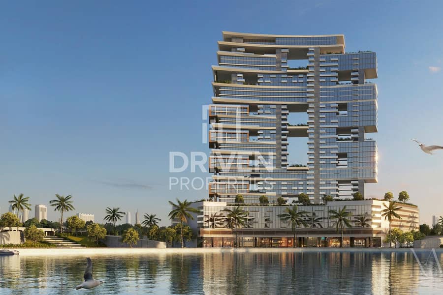 Elegant Living | Large Corner Unit | Canal View Elegant Living | Large Corner Unit | Canal View