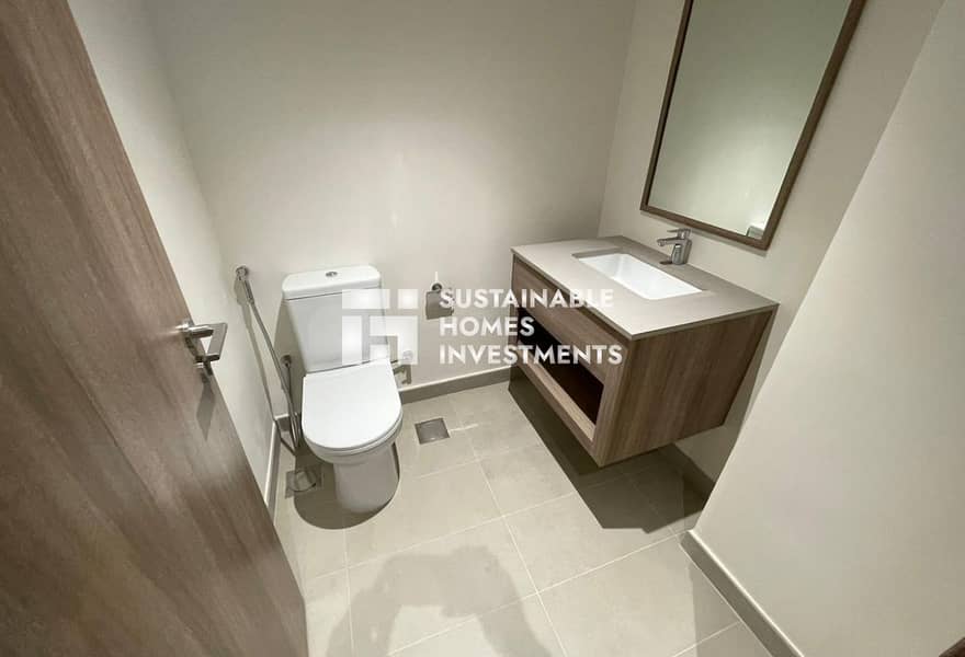 16 c56105a0-33c6-4d16-bed7-a270a5888dfe. jpg