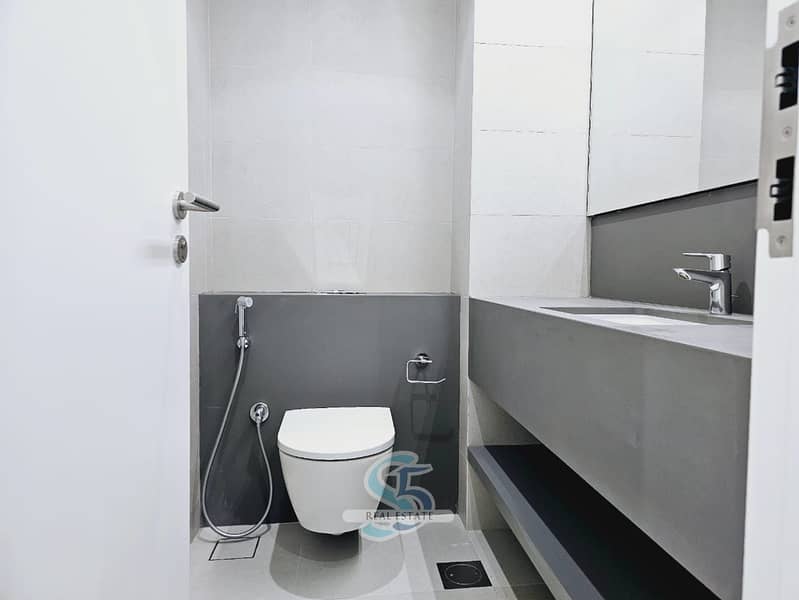 3 Pic (2). jpg