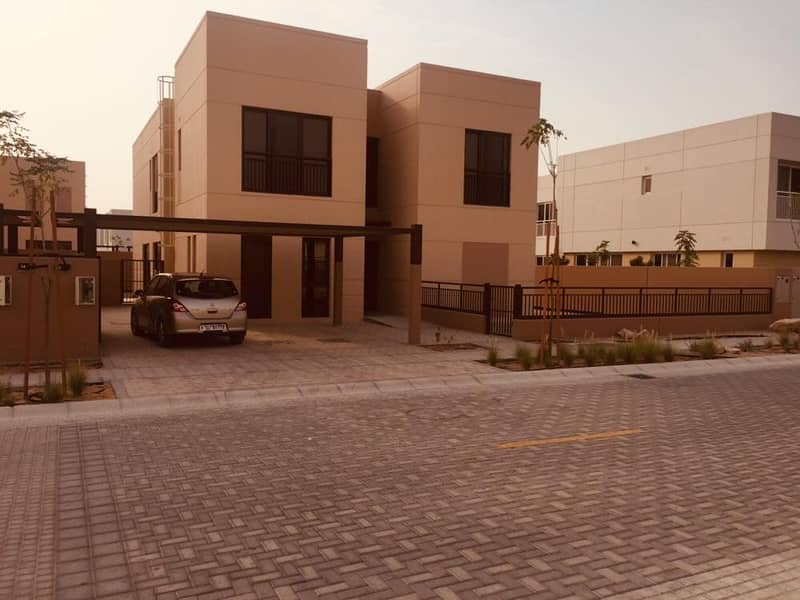 Lavish new five bedroom villa, majlis, hall, dining and with huge garden in Al Zahia Sharjah
