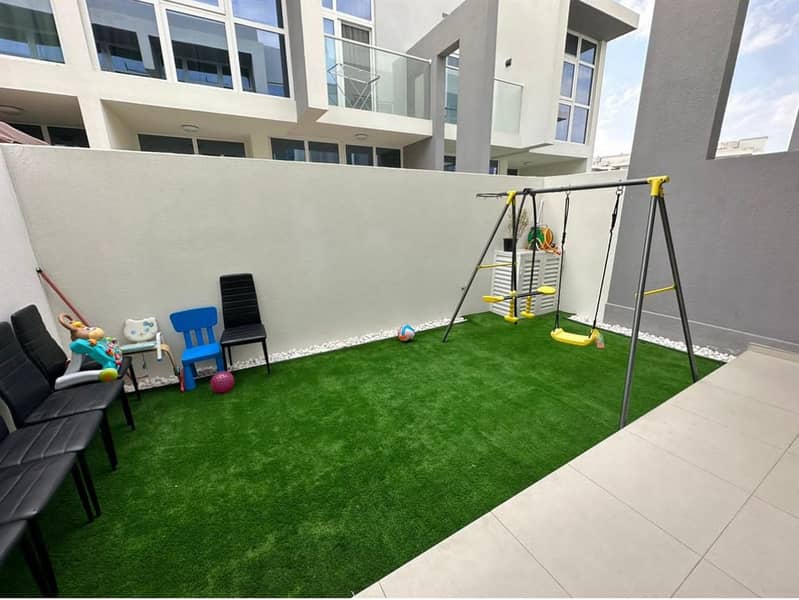 Corner Unit with Roof | Spacious 3BR Townhouse