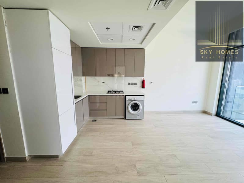 2 86a4c5d1-6349-42bd-baaf-97f25b96e399. jpg