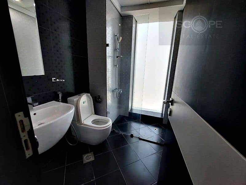 14 Master Washroom. jpeg