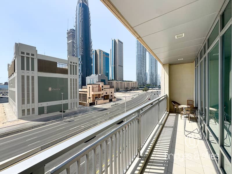HUGE 1 BED | FURNISHED | LOFTS | AVAILABLE HUGE 1 BED | FURNISHED | LOFTS | AVAILABLE