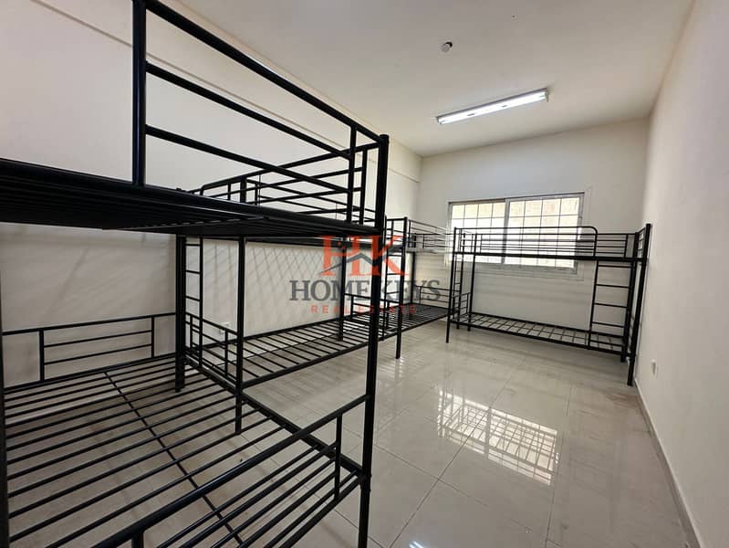 12 8cd4a958-75cb-419d-92a5-f8a554d1d351. jpg