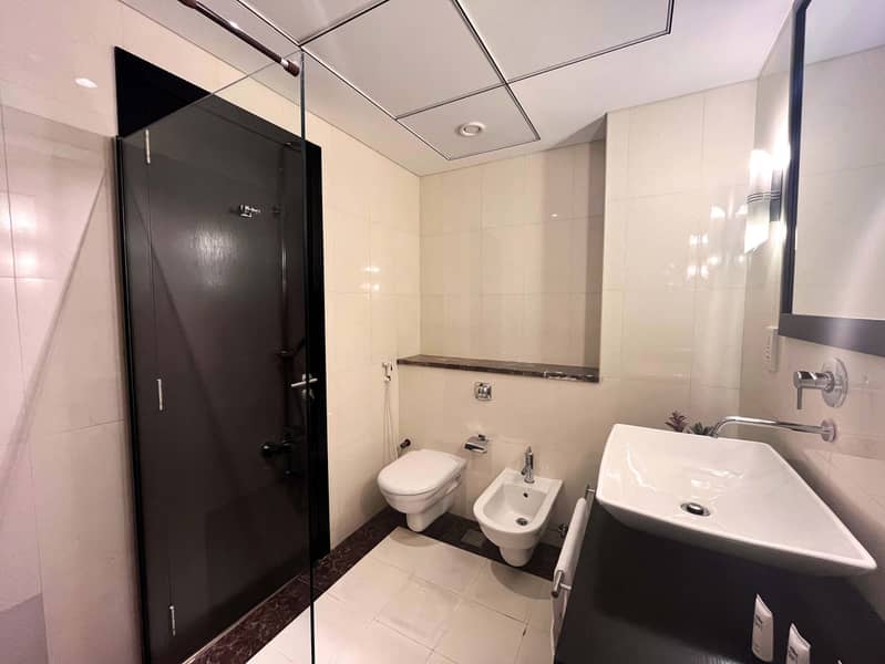 12 Master Bathroom 01 _ Edit. jpg