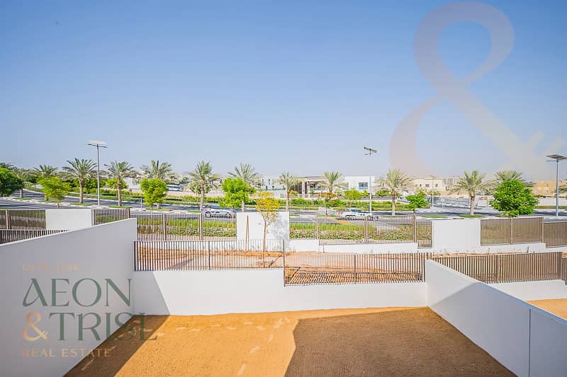 Single Row | Brand New | corner Prime Location Single Row | Brand New | corner Prime Location