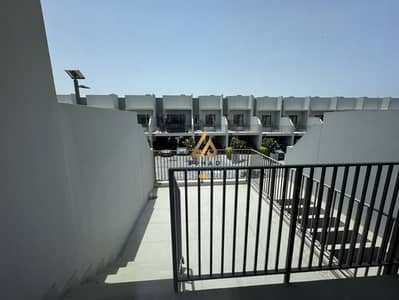 2 Bedroom Townhouse for Rent in Mohammed Bin Rashid City, Dubai - 2bed +maid / vacant / semi furnished