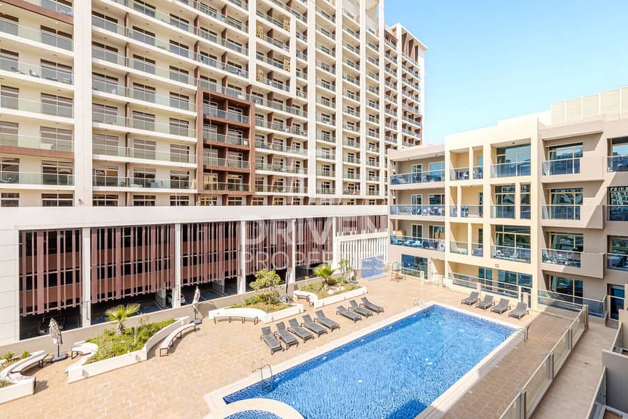 Unique Layout | Elegant Unit | Pool View Unique Layout | Elegant Unit | Pool View