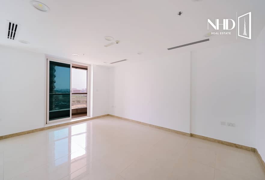 8 JLT Office4. jpg