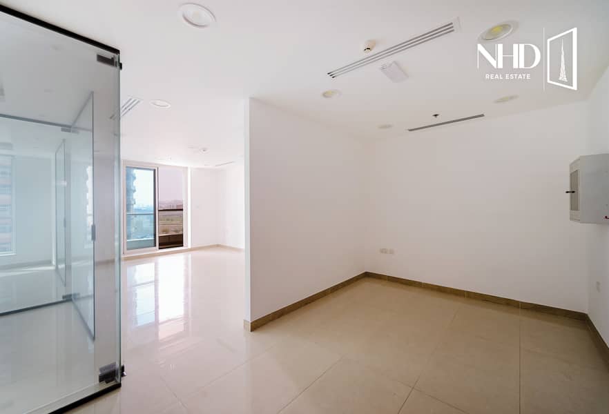9 JLT Office2. jpg