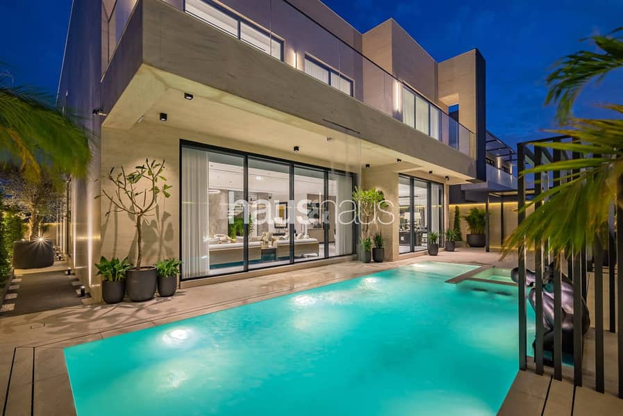 Premium finish | 6,430 sq. ft. BUA | Top Location Premium finish | 6,430 sq. ft. BUA | Top Location