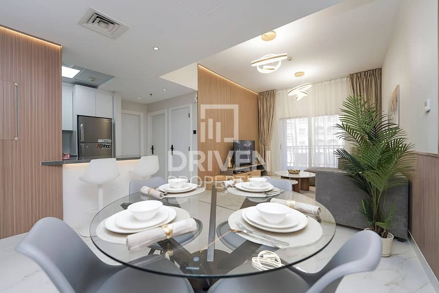 Fully Furnished and Bright Apt | Prime Location Fully Furnished and Bright Apt | Prime Location