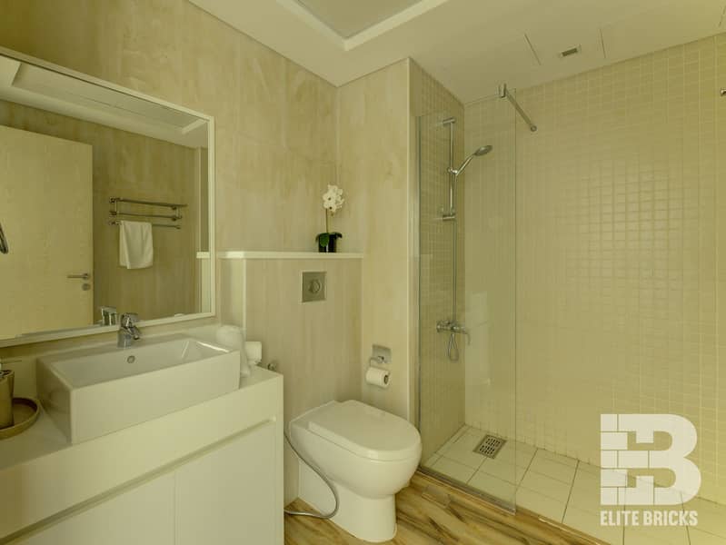 24 17Interior2. jpg
