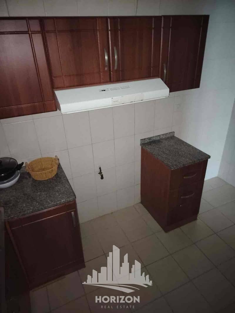 9 050ec08d-93ab-4266-976a-9f4aca358d61. jpg