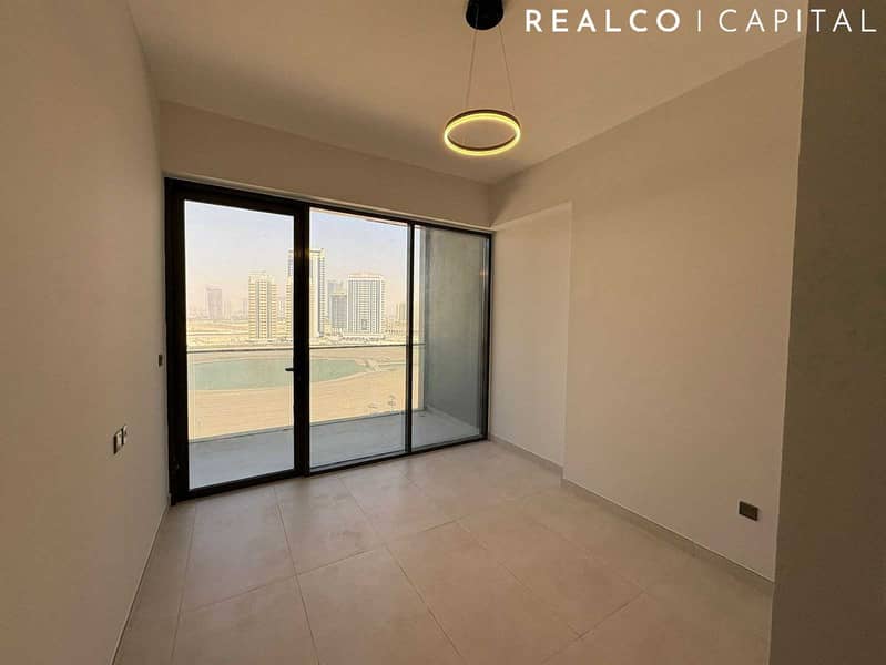 Modern 2BR – Amal Sport City