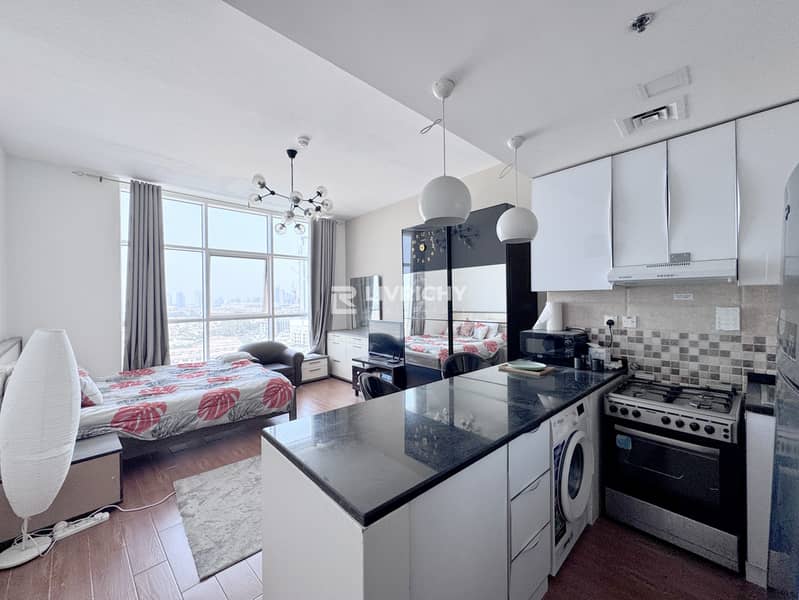 STYLISH STUDIO | VIBRANT COMMUNITY | POOL VIEW STYLISH STUDIO | VIBRANT COMMUNITY | POOL VIEW
