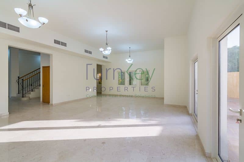 12 VILLA 2-10. jpg