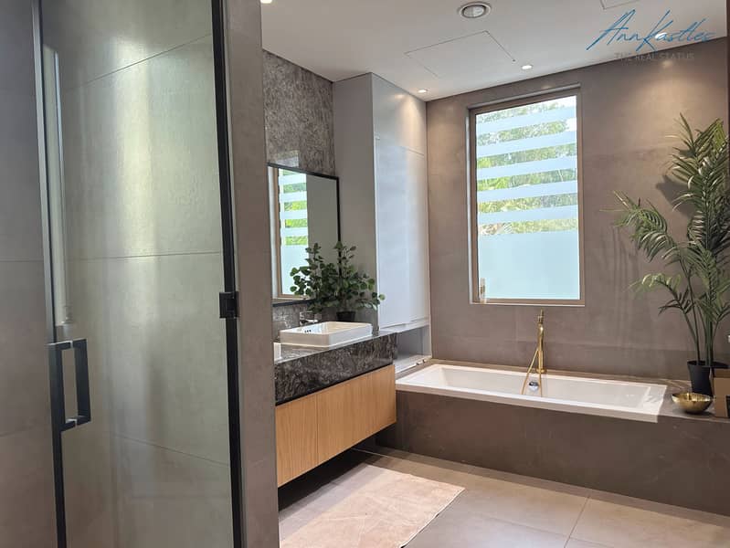 15 Bathroom 1.2. jpg