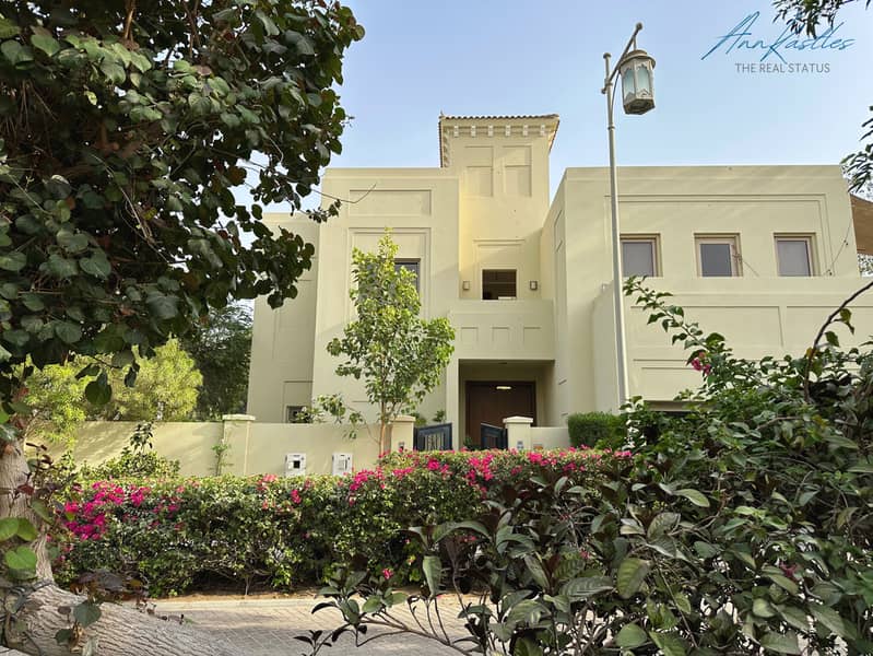 25 Facade 1. jpg